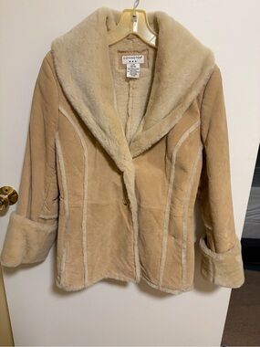 Covington Women's Light Tan suede leather Jacket fits smaller than tagged
